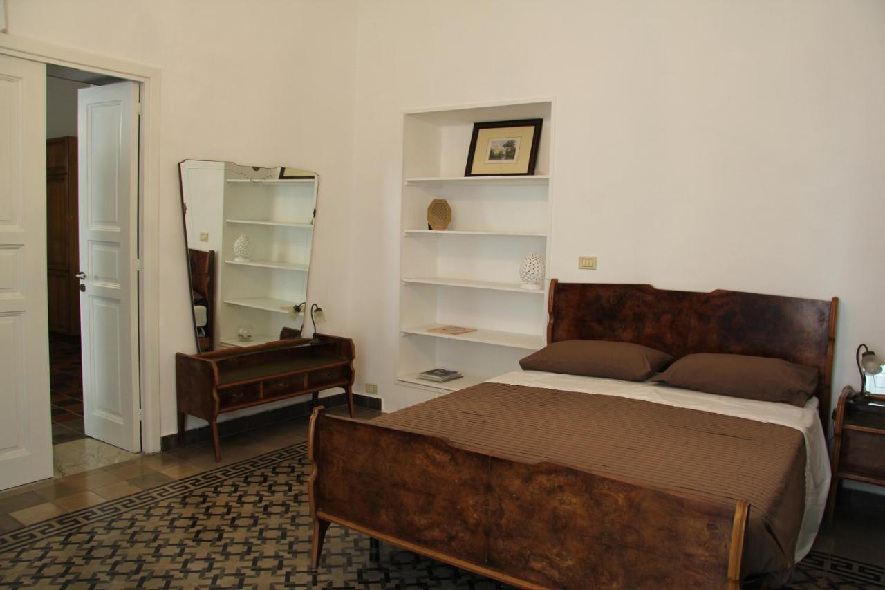 Casa Vacanza Icaros, Ortigia Hictoric Center, 200 Mt From The Beach Syrakusa Exteriör bild