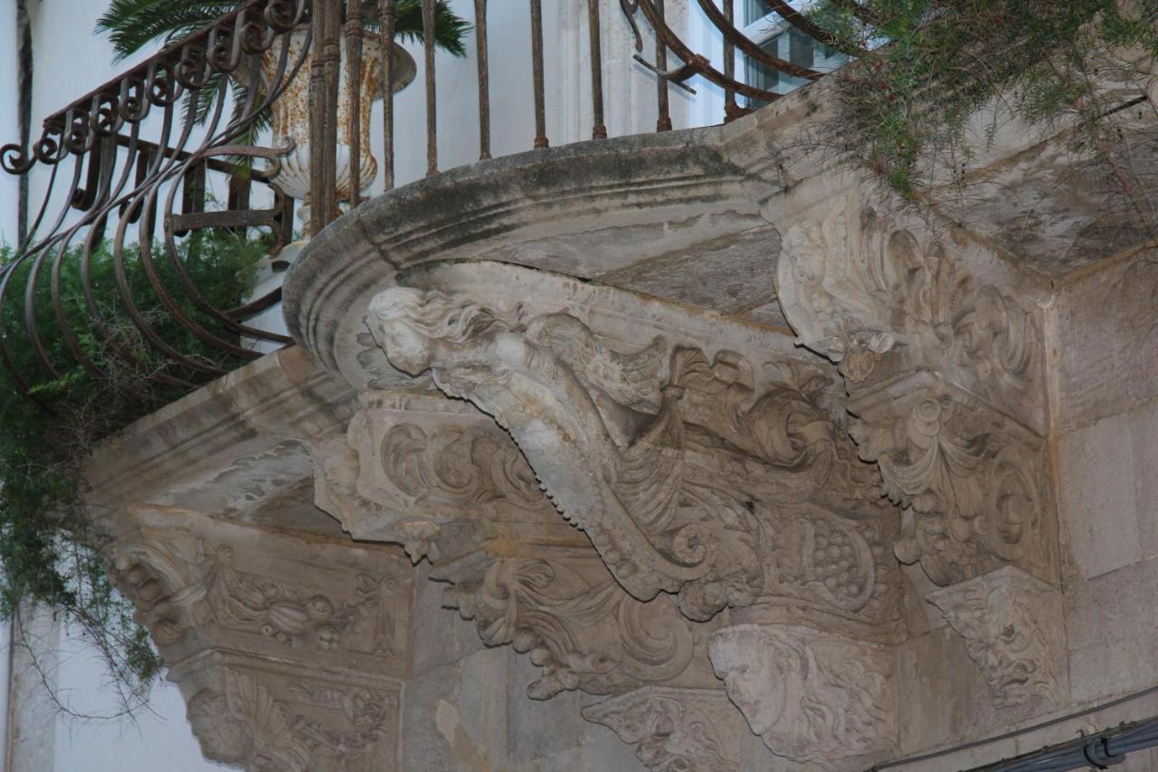 Casa Vacanza Icaros, Ortigia Hictoric Center, 200 Mt From The Beach Syrakusa Exteriör bild