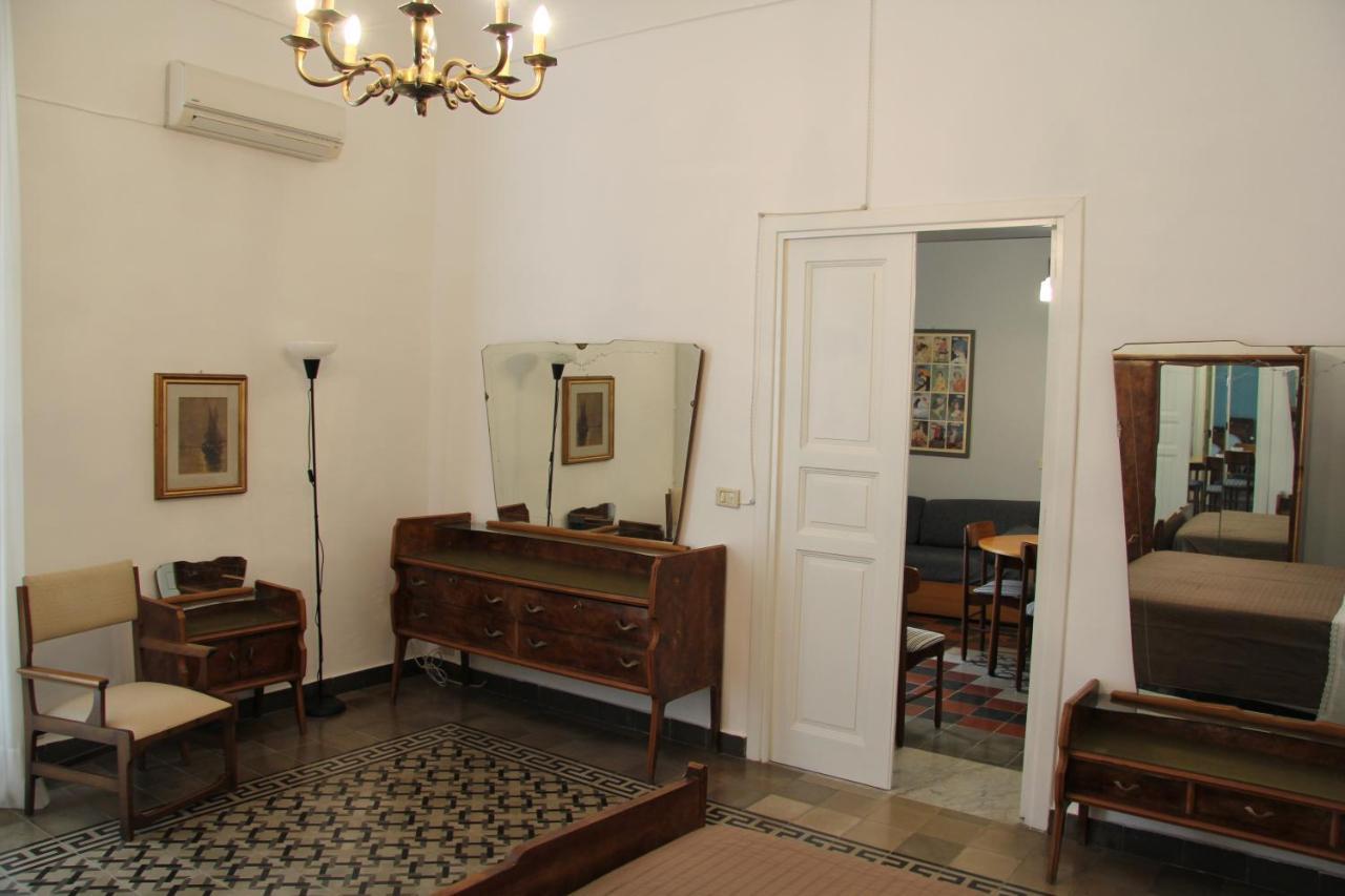 Casa Vacanza Icaros, Ortigia Hictoric Center, 200 Mt From The Beach Syrakusa Exteriör bild