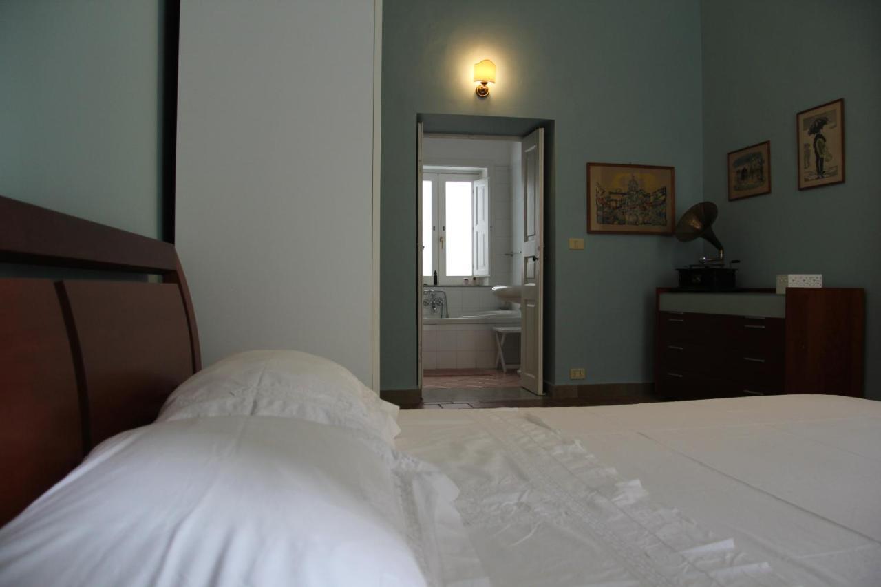 Casa Vacanza Icaros, Ortigia Hictoric Center, 200 Mt From The Beach Syrakusa Exteriör bild
