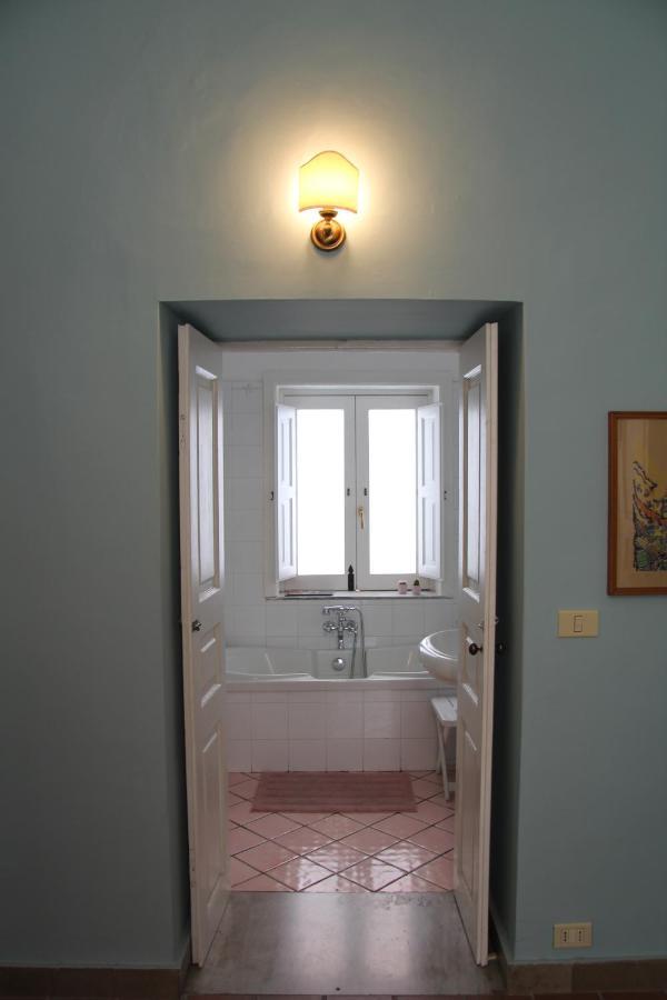 Casa Vacanza Icaros, Ortigia Hictoric Center, 200 Mt From The Beach Syrakusa Exteriör bild
