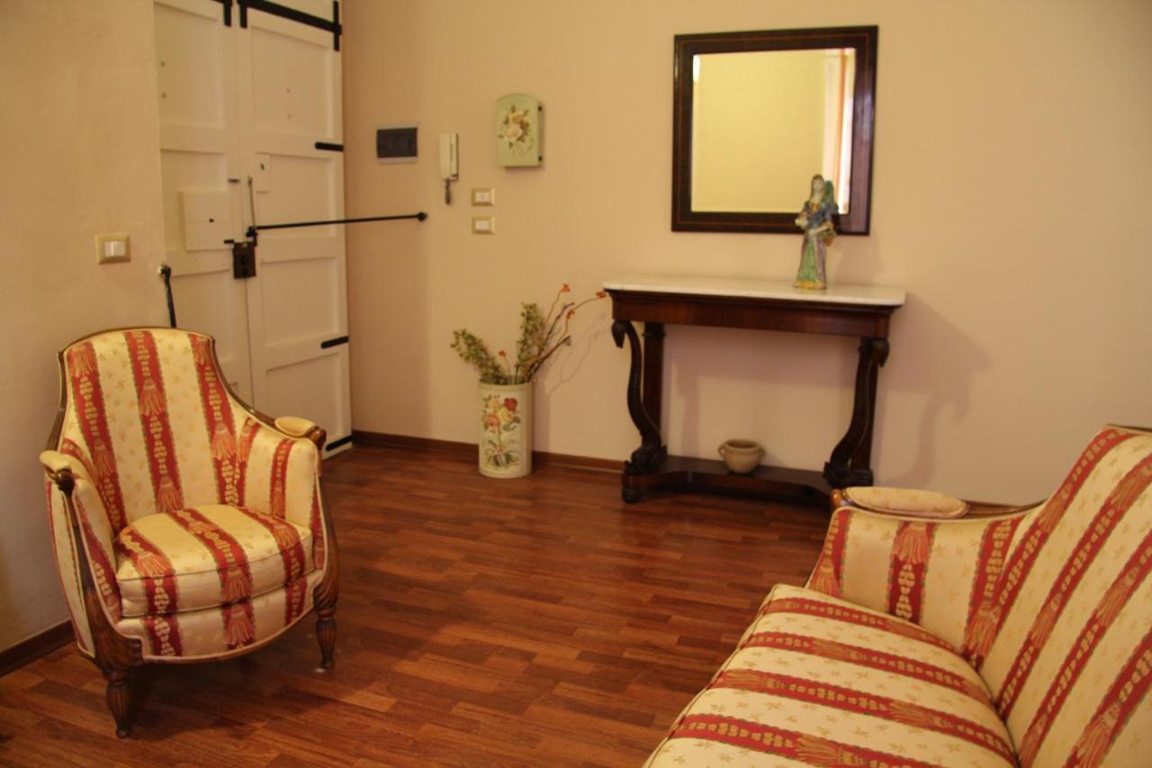 Casa Vacanza Icaros, Ortigia Hictoric Center, 200 Mt From The Beach Syrakusa Exteriör bild
